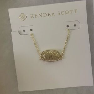 Kendra Scott necklace